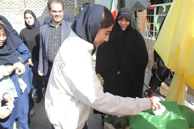 رقابت دانش‌آموزان منطقه ۲ برای تصدی «شهردار مدرسه»