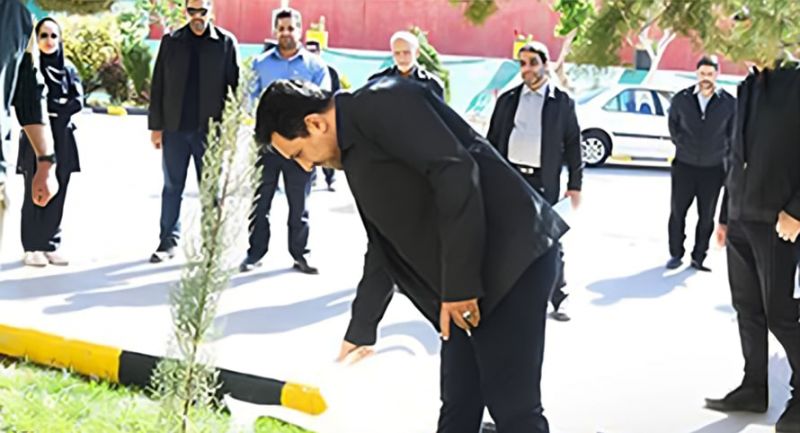 برگزاری پویش ملی درختکاری &laquo;سرو_ایران&raquo; در پالایشگاه نفت سپاهان همزمان با روز جهانی زمین پاک