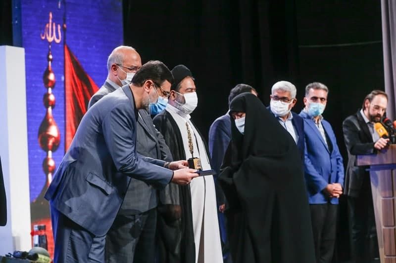 کنگره ملی لاله&zwnj;های سفید بزرگداشت شهدای منا برگزار شد