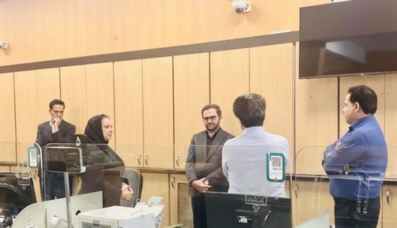 تأکید متقی&zwnj;نیا بر تقویت منابع و افزایش سهم از بازار در بازدید سرزده از شعب استان تهران
