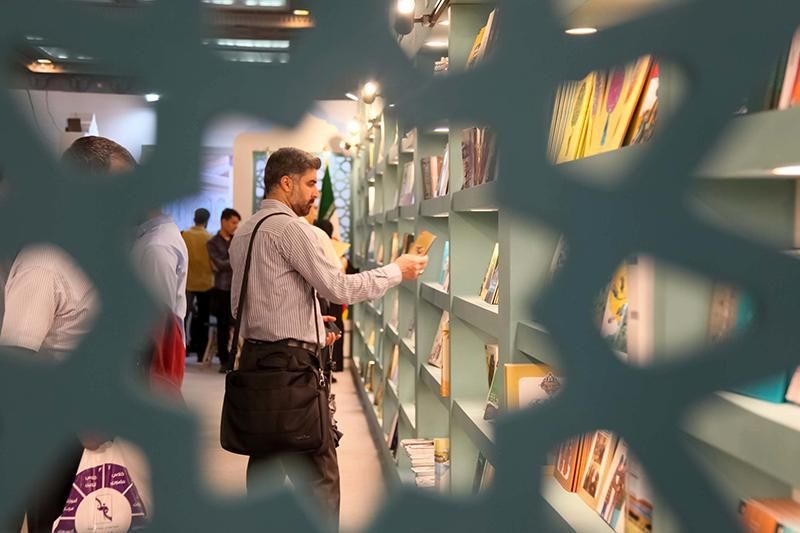 تأثیر شبکه&zwnj;های اجتماعی بر کاهش مطالعه کتاب
