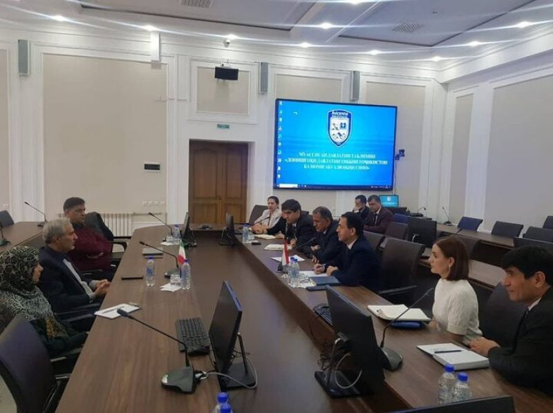 تفاهم‌نامه همکاری جامع میان پژوهشگاه ابن‌سینا و مرکز تحصیلات تکمیلی پزشکی تاجیکستان امضا شد