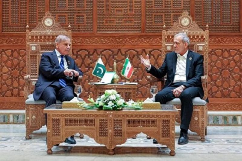  ملت ایران در برابر فشار&zwnj;ها و تهدید&zwnj;ها با اقتدار ایستادگی کرد
