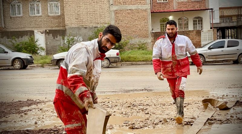  اطلاع از آخرين وضعيت امدادرسانى در مناطق زلزله زده خوى / تقدیر آيت الله رئيسى از خدمات هلال&zwnj;احمر در خوی؛ سلام من را به امدادگران برسانید