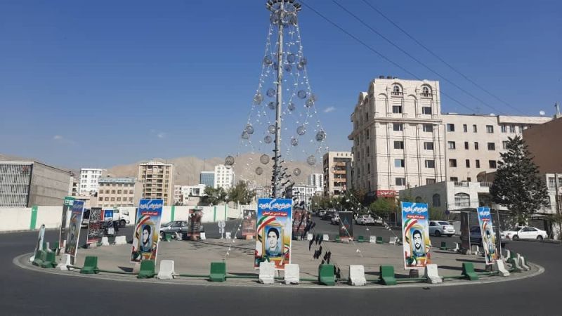 معابر و میادین منطقه 2 به تصاویر شهدا مزین شد