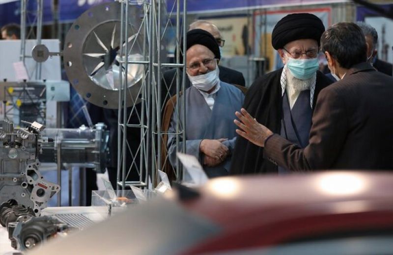 بازدید رهبر معظم انقلاب از نمایشگاه توانمندیهای صنعتی