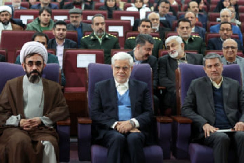 اعطای جایزه نیکوکاری به نهادینه کردن امر خیر در جامعه کمک می کند