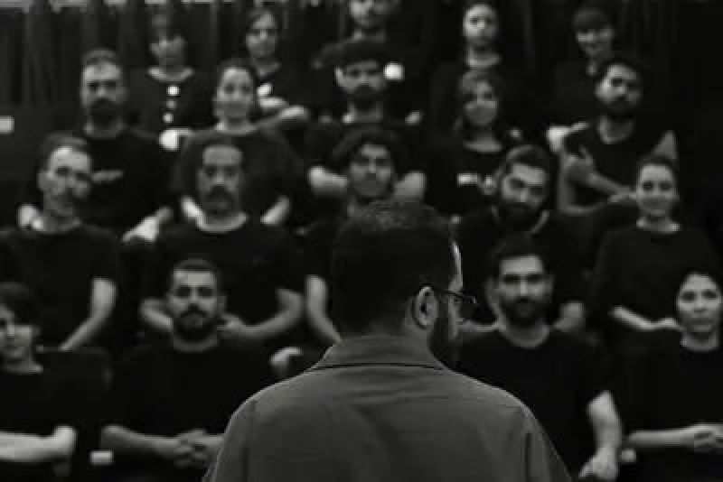 سوران احمدی با نمایش &laquo;بی/نا بینا&raquo;  در عمارت هما روی صحنه می&zwnj;رود