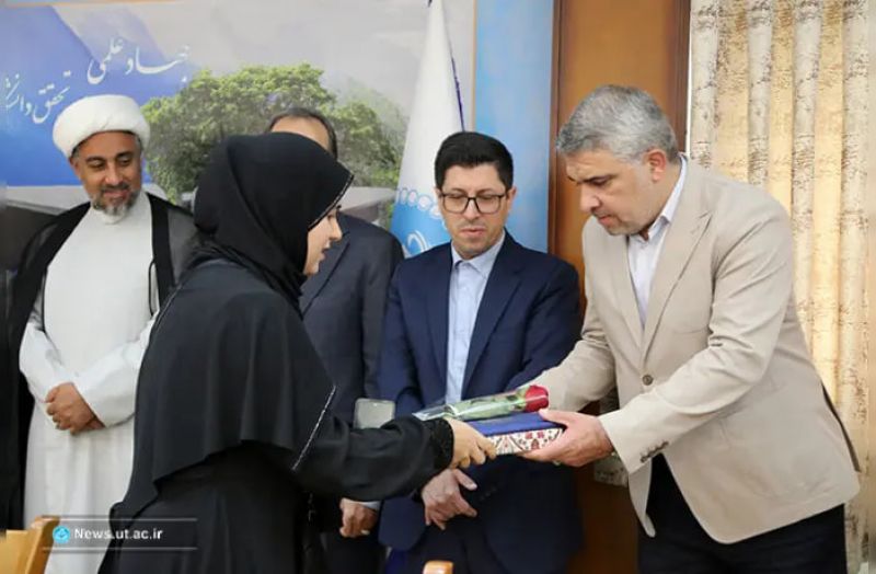 اعطای دانش&zwnj;نامه افتخاری به خانواده پنج دانشجوی شهید جنگ رمضان