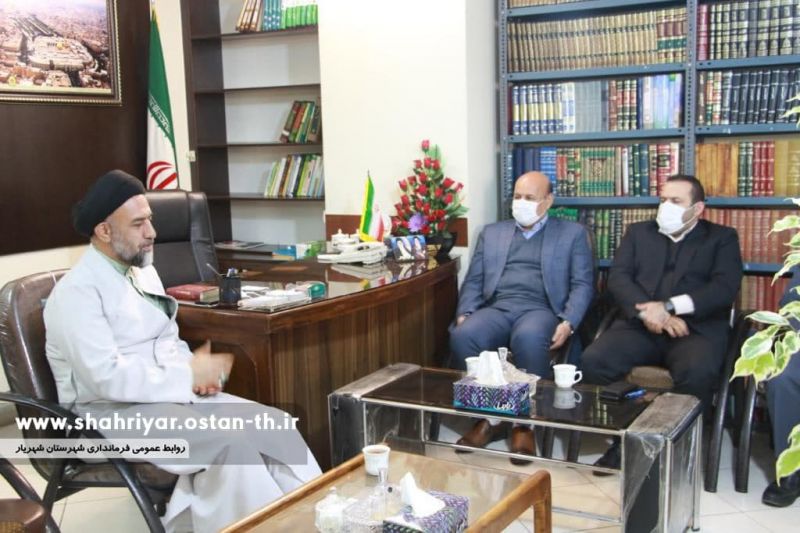 دیدار فرماندار شهریار و شورای معاونین با امام جمعه شهریار 