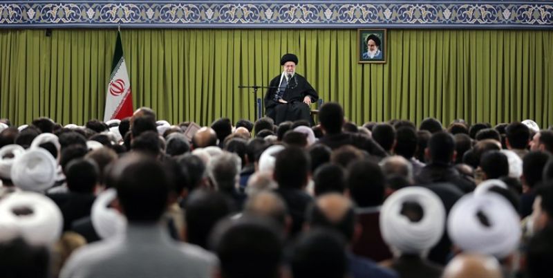 رهبر انقلاب: 22 بهمن امسال تاریخی بود، لازم میدانم به ملت ایران اظهار تعظیم کنم/ کار اساسی امروز مسؤولان کشور این است که تورم را علاج کنند