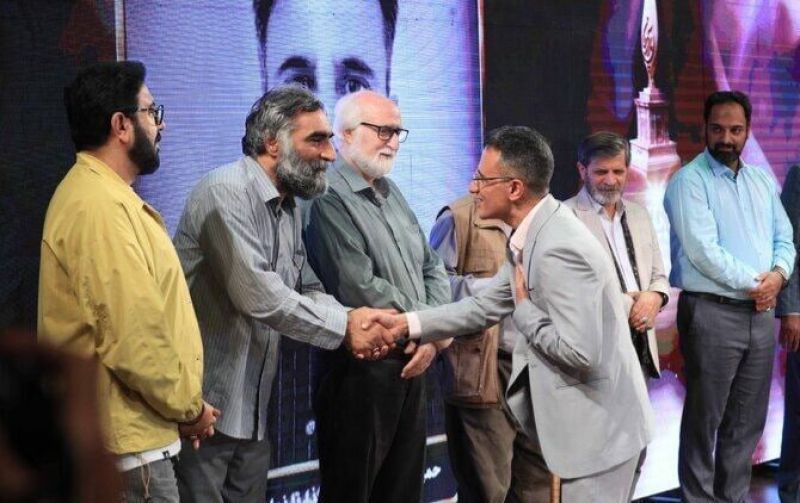 نشان ملی پارسی&zwnj;جان به مؤسس تارنمای گنجور رسید؛ میرشکاک: شعر زبان فارسی را نجات داده است