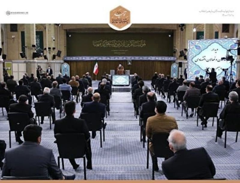 با دخالت مسئولان دولت در فعالیتهای اقتصادی موافق نیستم