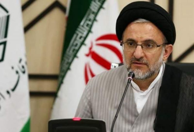 بلندترین پرچم&zwnj;های دفاع از انقلاب باید در بقاع متبرکه برافراشته شود/ شناسنامه قرب و بعد هر آدم نسبت به کمال قرآن است