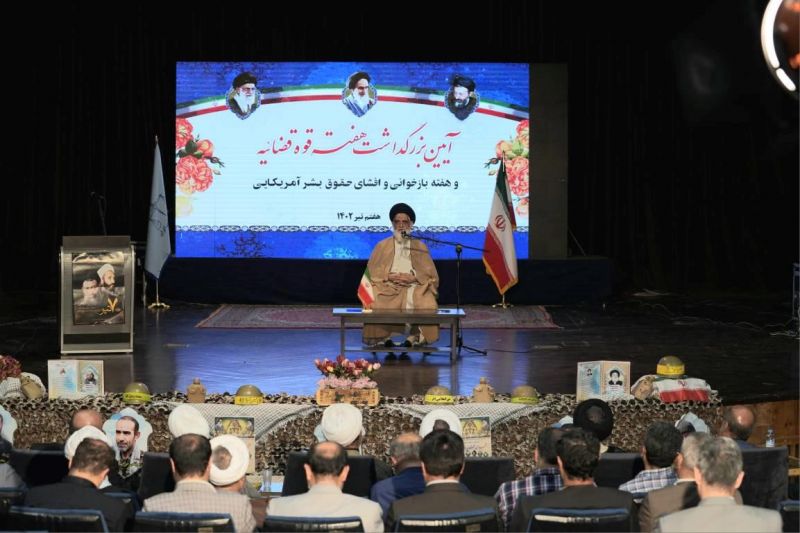  شهید بهشتی در تدوین قانون اساسی یک رکن بود/ در قضایای هفتم تیر، قربانی نفاق شدیم