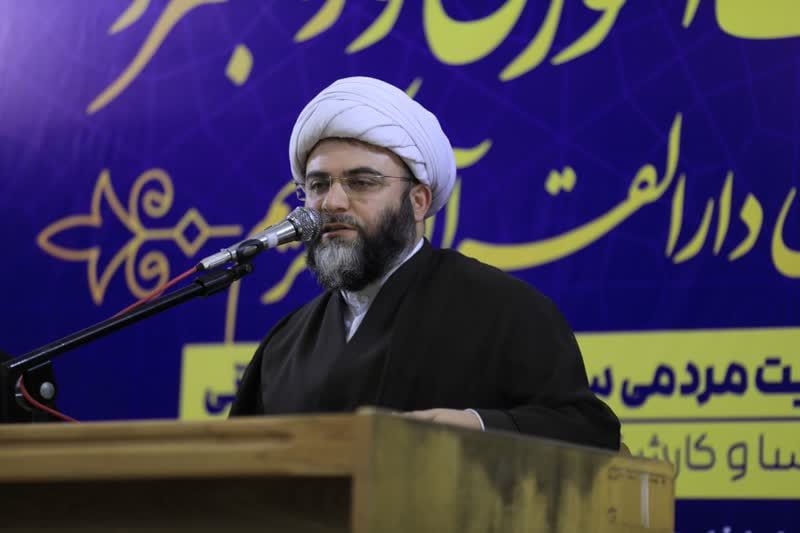 اصل جهاد تبیین همان «ِلتُبَیِّنَ لِلنَّاسِ مَا نُزِّلَ إِلَیْهِمْ» است و از دل آیات کتاب خدا باید صورت بگیرد
