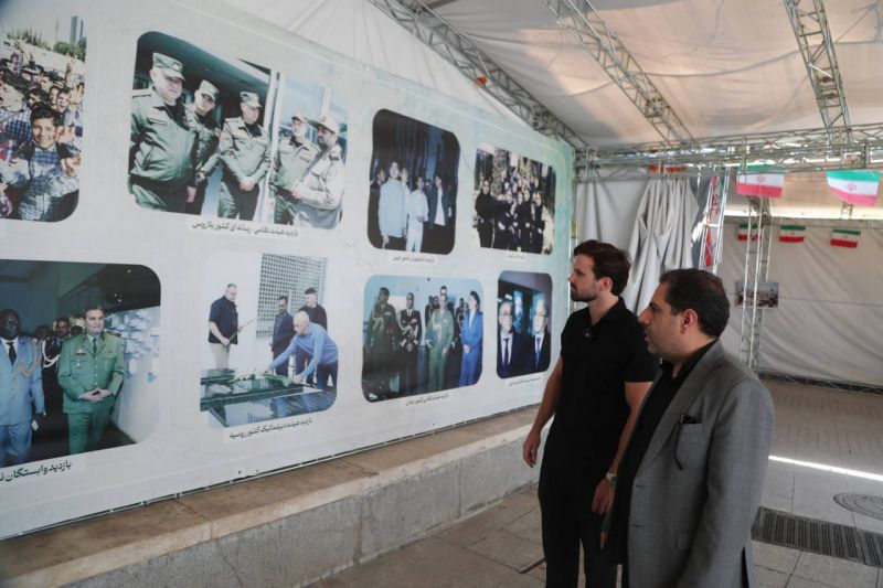 جکسون هینکل در موزه ملی انقلاب اسلامی و دفاع مقدس؛ آشنایی با روایت نقش رهبر شهید در دوران دفاع مقدس