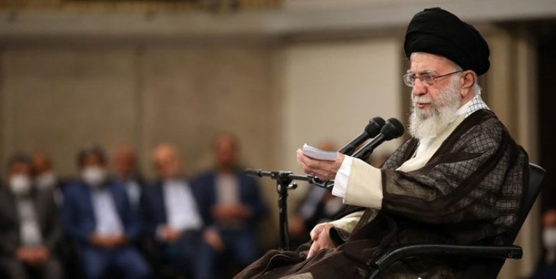 رهبر انقلاب: اصرار دارم زندگی مردم از پیشرفتهای علمی صنعت هستهای برخوردار شود