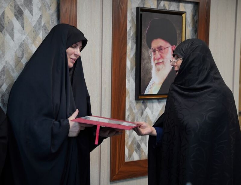 از میدان خدمت تا آیین تقدیر؛ تجلیل خانوادههای شهدا از مدیریت شهری برای همراهی در روزهای سخت