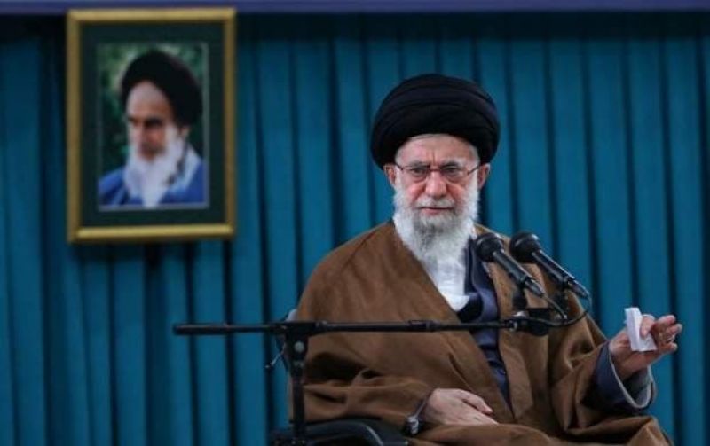دشمن میخواست با جنگ اقتصادی مردم را در مقابل نظام قرار دهد/ اگر در این سالها مسئولان دولتی همراهی بیشتری میکردند، وضعمان قطعاً بهتر بود/ آمارهای اقتصادی دهه ۹۰ راضی کننده نیست/ مردم از کیفیت خودرو ناراضیاند؛ درست میگویند و حق با مردم است
