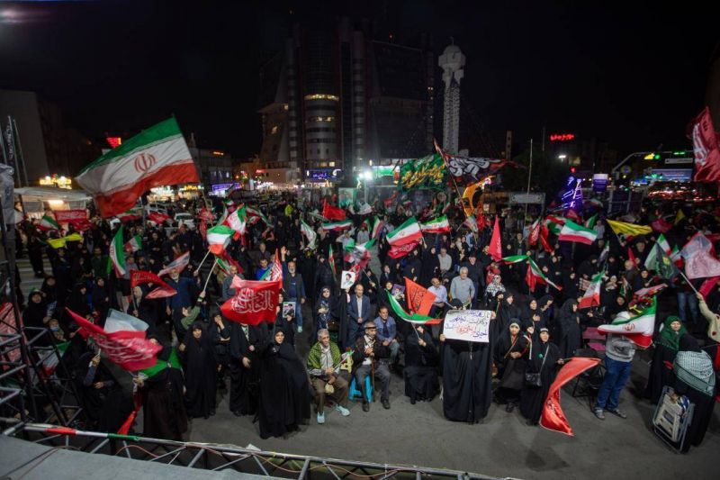 استاد یونانی در جمع مردم صادقیه تهران: شما تنها نیستید؛ مردم یونان همواره به یاد شما هستند