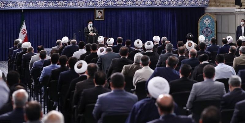 رهبر انقلاب: سر زخم پروندههای بازشده در افکار عمومی نباید باز بماند