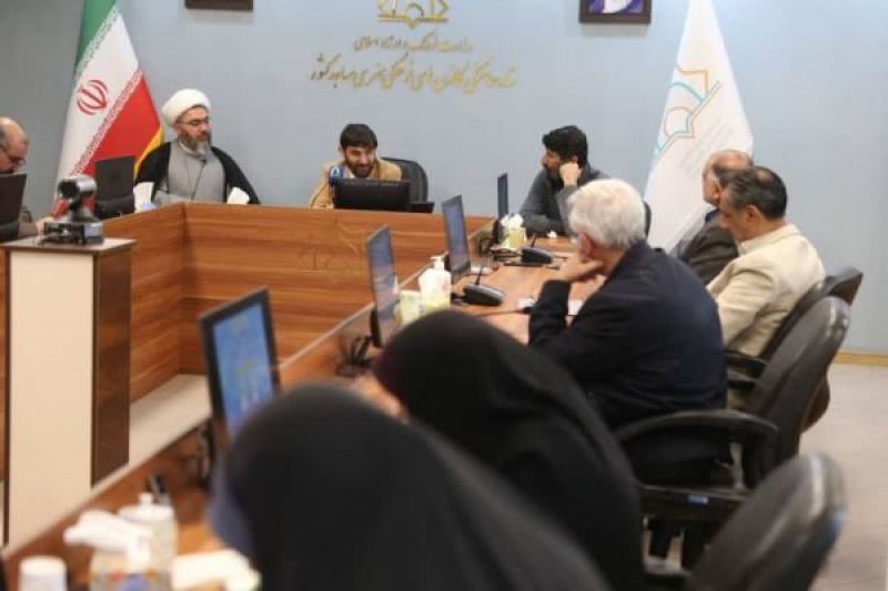 قرارگاه فرهنگی اجتماعی «شهید مدنی» نسل جوان را مقابل هجمهها بیمه میکند/ کانون های مساجد چتر حمایتی برای نوجوانان و جوانان باشند