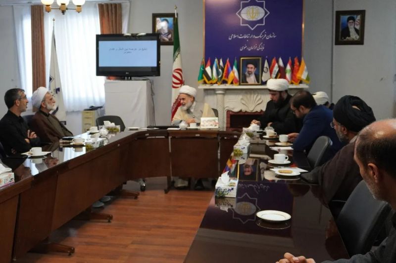 اقتدار ایران از پیوند هویت دینی و ملی حکایت دارد